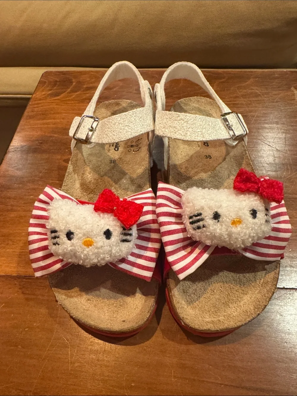 NEW MonnaLisa x Hello Kitty Red White Bow Sandal 38 Girls 5 Women’s 7.5 Sparkle
